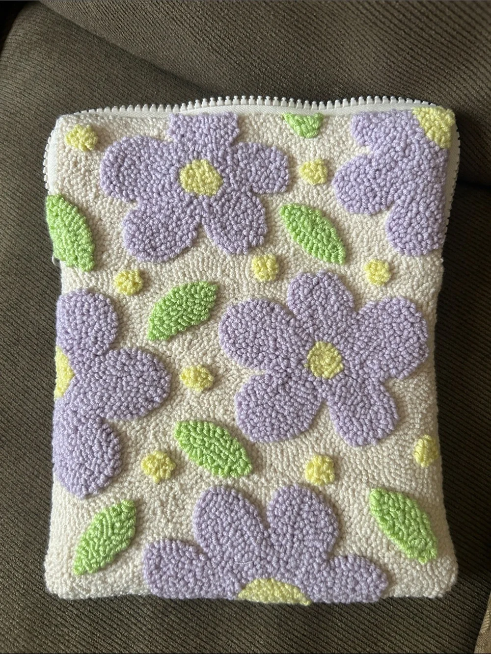 Kindle/Tablet Cover/Sleeve. 7” Handhooked Floral Zip Pouch in Lavender & Cream